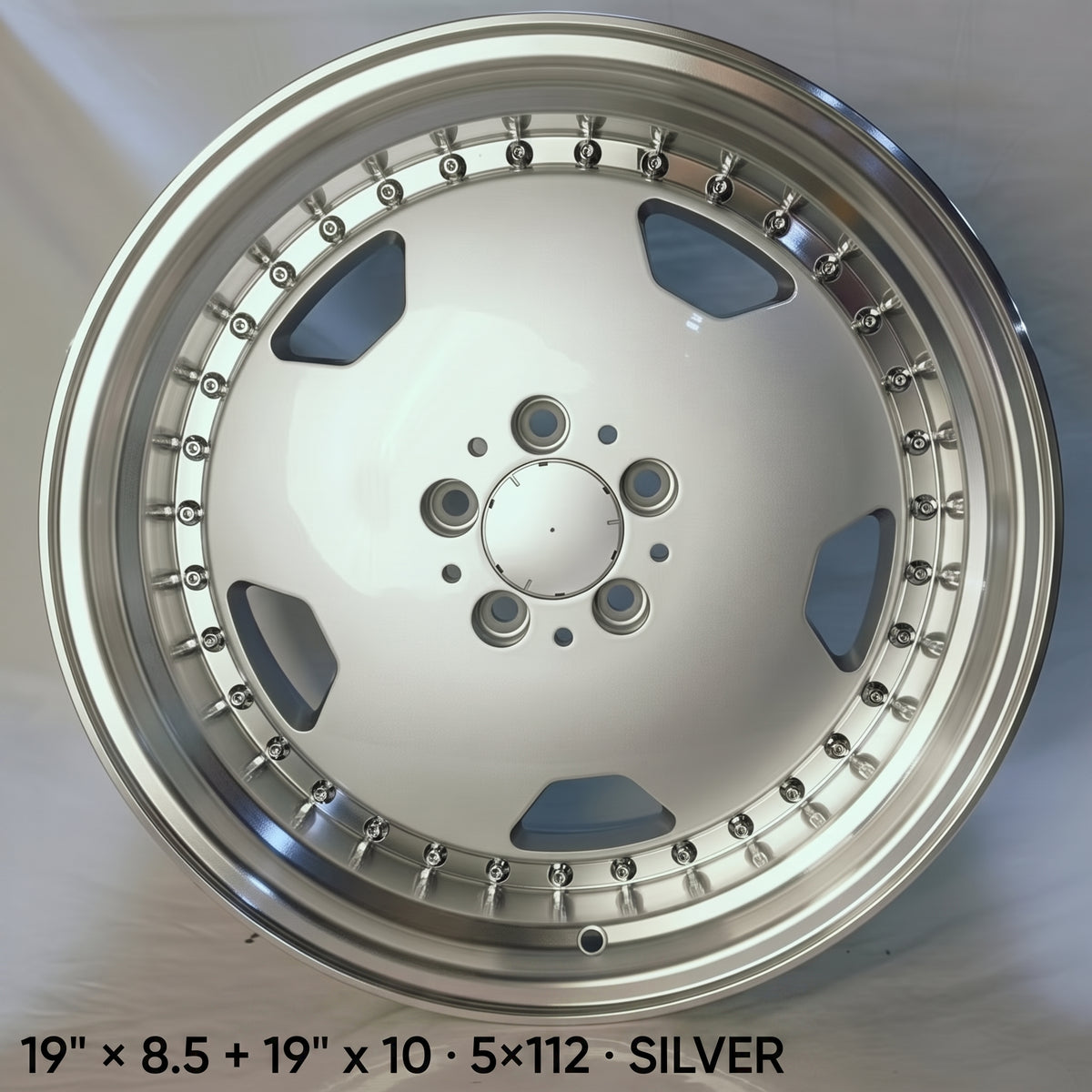 Monoblock Masters 19″ Silver — Staggered Set (5×112)